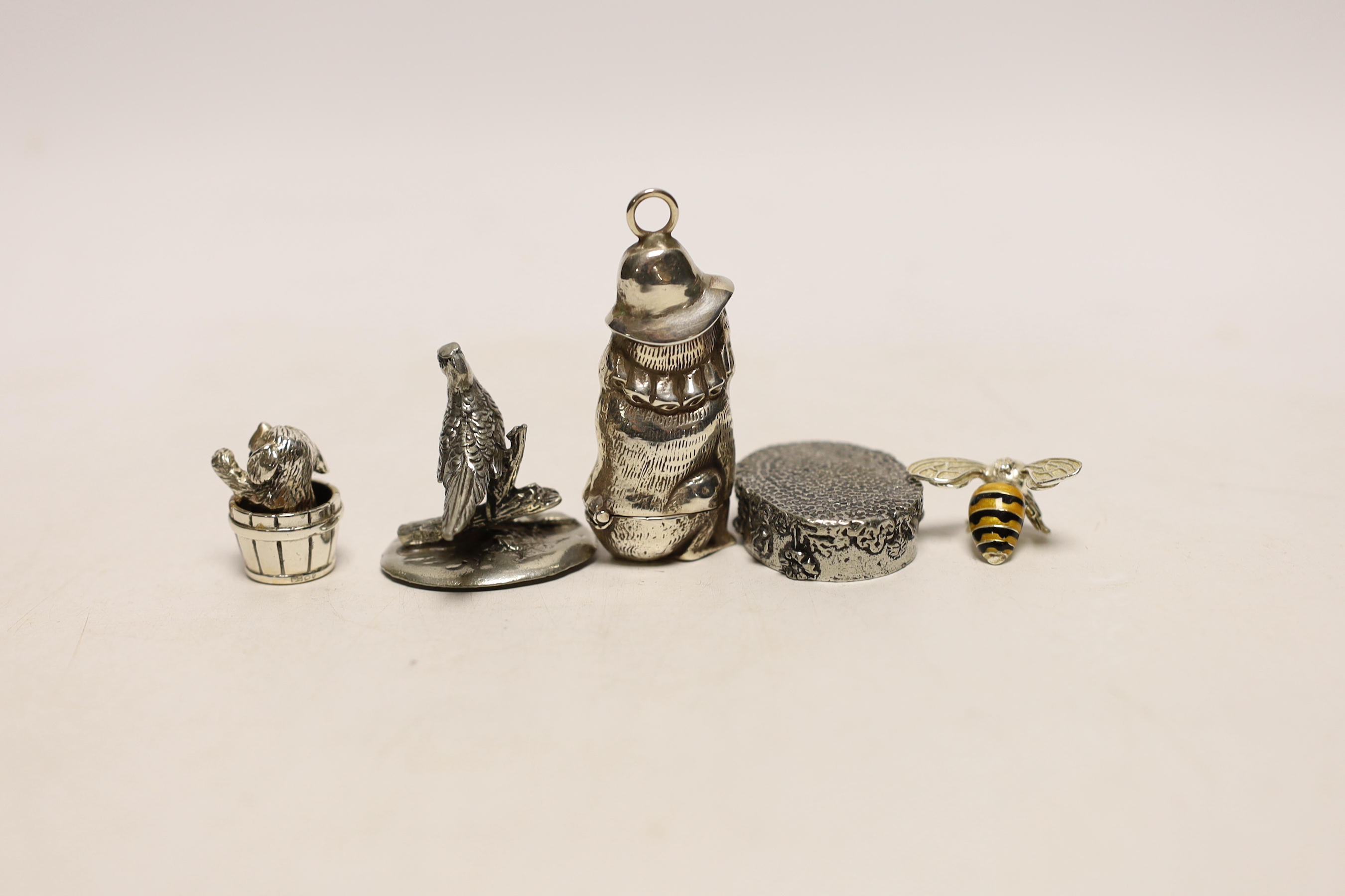 A modern 925 dog vesta case, 63mm, a modern silver and enamel model of a bee and two other items.